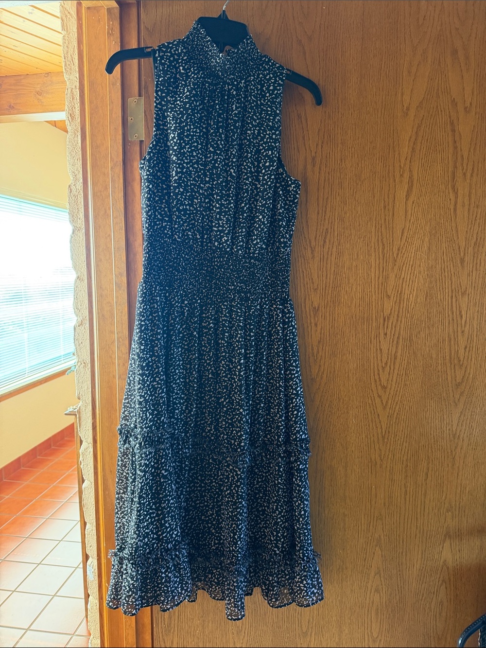 Just...Taylor Black and White Sleeveless Smocked Midi Dress